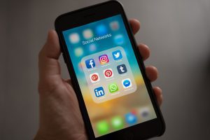 Curtail Social Comparison - Social Media Apps on an iPhone